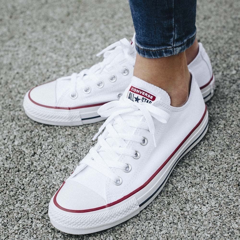 White Low top Chuck Taylor Converse